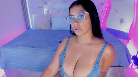 Keisy  online show from 04.16.26