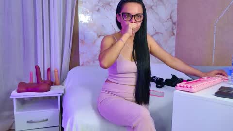 Snapshot of kelanymilf chatting on 02.28.26 kelanymilf online show from 02.28.26