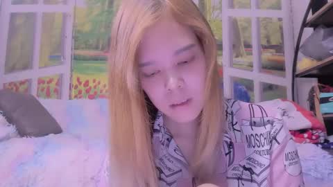 Snapshot of kelly_baby2005 chatting on 02.11.26 Kelly online show from 02.11.26