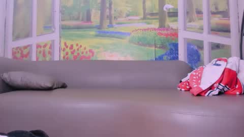 Snapshot of kelly_baby2005 chatting on 02.25.26 Kelly online show from 02.25.26