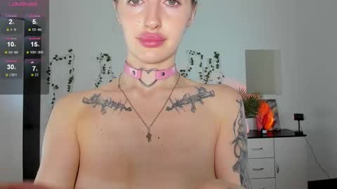 Snapshot of kelly_jacksoon chatting on 12.05.24 Kelly online show from 12.05.24