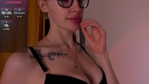 Snapshot of kelly_jacksoon chatting on 02.06.25 Kelly online show from 02.06.25