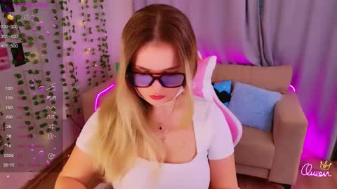 Snapshot of kellyhayden chatting on 01.11.26 Kelly online show from 01.11.26