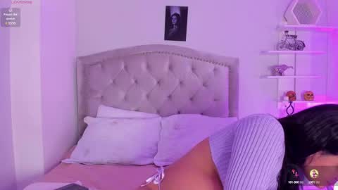 kellyMillian  online show from 01.08.25