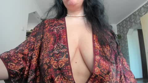 Monday - Friday  08 am - 3 pm GMT 3 online show from 01.30.25