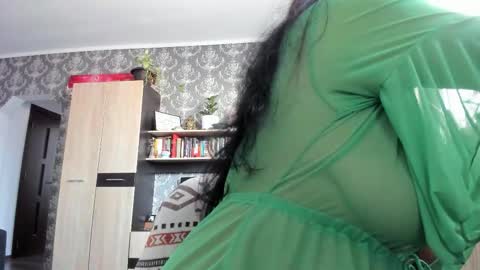 Monday - Friday  08 am - 3 pm GMT 3 online show from 10.30.25