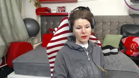 kelly online show from 02.04.26