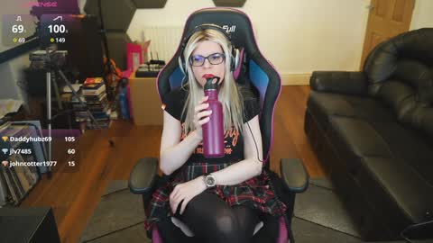 Snapshot of kelseycobalt chatting on 12.04.24 kelseycobalt online show from 12.04.24