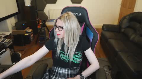 Snapshot of kelseycobalt chatting on 01.18.25 kelseycobalt online show from 01.18.25