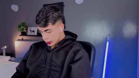   online show from 10.11.25