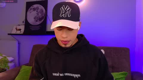 Snapshot of ken_boy_ chatting on 07.12.26 online show from 07.12.26