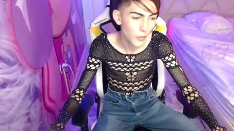 Snapshot of ken_soler chatting on 02.21.25 KENNY online show from 02.21.25