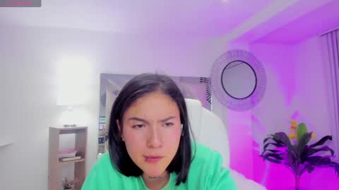 Kendall Jenner online show from 01.06.25