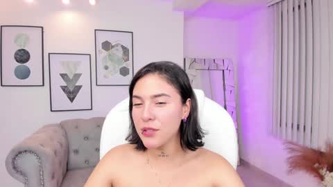 Kendall Jenner online show from 01.08.25