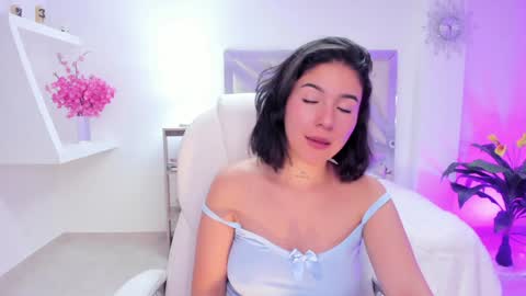 Kendall Jenner online show from 01.21.25