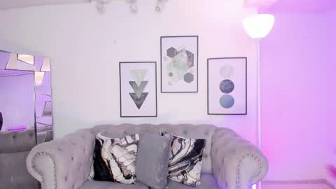 Kendall Jenner online show from 01.30.25