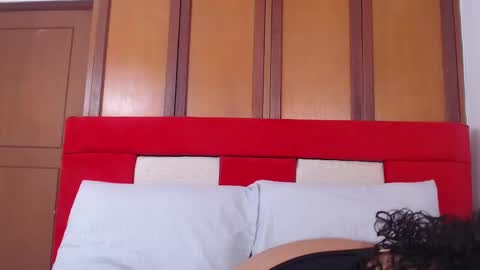 Snapshot of kendaall_sweet chatting on 12.04.24 Kendall online show from 12.04.24