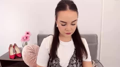 KendalDaisy online show from 12.22.25