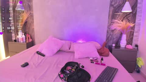 Snapshot of kendall97 chatting on 02.06.25 Natty online show from 02.06.25