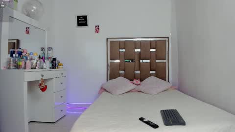 Kendall ewers online show from 11.09.25