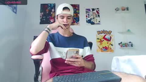 Snapshot of kendall_ros chatting on 12.19.24 kendall ross online show from 12.19.24