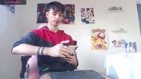 Snapshot of kendall_ros chatting on 01.12.25 kendall ross online show from 01.12.25