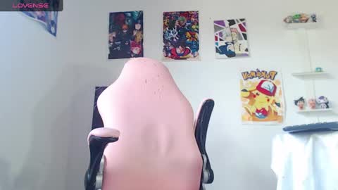 Snapshot of kendall_ros chatting on 01.12.25 kendall ross online show from 01.12.25