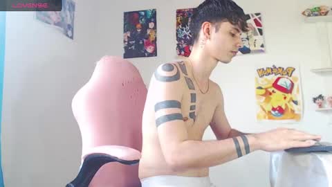 Snapshot of kendall_ros chatting on 01.19.25 kendall ross online show from 01.19.25