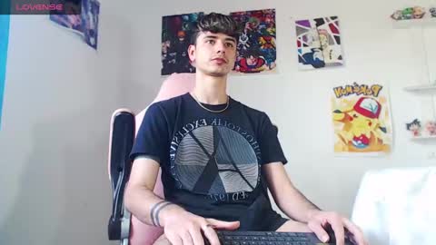 Snapshot of kendall_ros chatting on 01.21.25 kendall ross online show from 01.21.25