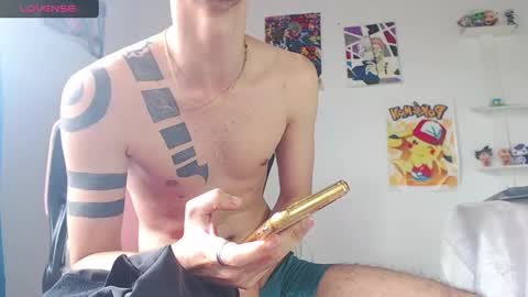 Snapshot of kendall_ros chatting on 02.05.25 kendall ross online show from 02.05.25