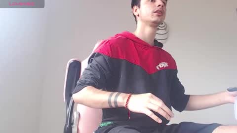 Snapshot of kendall_ros chatting on 11.23.25 kendall ross online show from 11.23.25