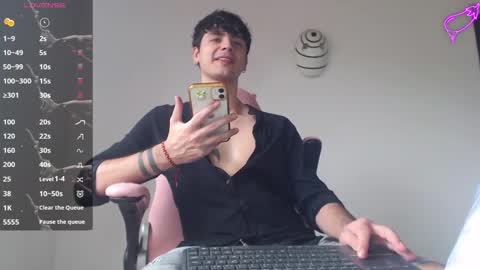 Snapshot of kendall_ros chatting on 02.10.26 kendall ross online show from 02.10.26