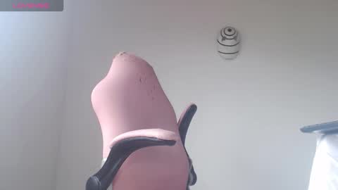 Snapshot of kendall_ros chatting on 02.18.26 kendall ross online show from 02.18.26