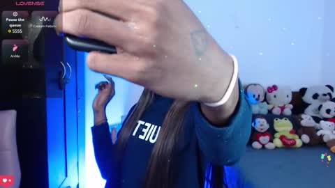 kendallgil_ online show from 01.06.26