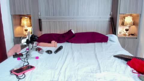 Snapshot of kendallrosse1 chatting on 12.24.24 Kendal online show from 12.24.24