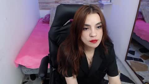 Kendall  online show from 10.14.25