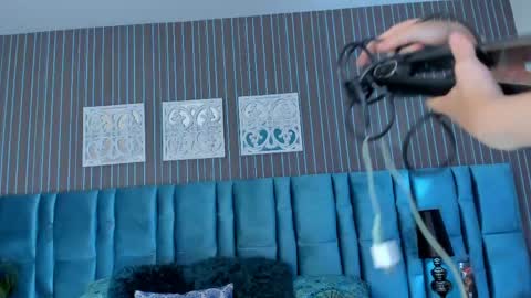 Kendal online show from 04.19.26