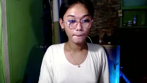 Snapshot of kendalxx69 chatting on 02.04.25 kendalxx69 online show from 02.04.25