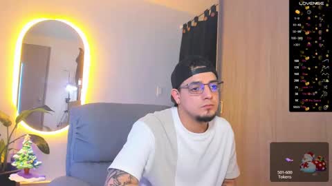Snapshot of kendel_dimitri chatting on 12.02.24 kendel_dimitri online show from 12.02.24