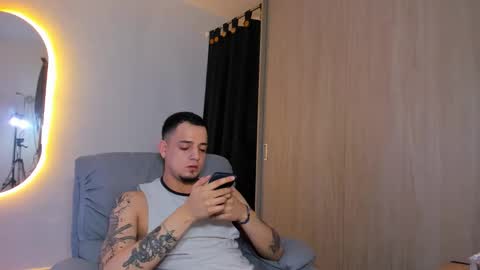 Snapshot of kendel_dimitri chatting on 02.25.25 kendel_dimitri online show from 02.25.25
