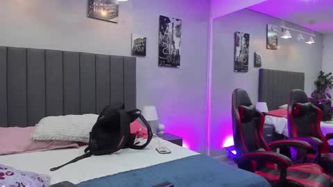 Kendra London online show from 02.04.26