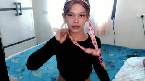Snapshot of kendra_lunaxx chatting on 06.17.26 kendra_lunaxx online show from 06.17.26