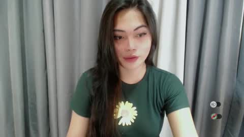 K E N D R A online show from 02.26.25