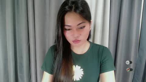 K E N D R A online show from 02.28.25