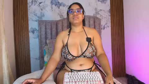 Mamasita online show from 11.21.25