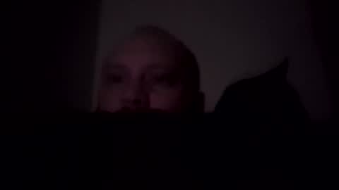 Snapshot of kendralamar77 chatting on 10.26.25 T online show from 10.26.25