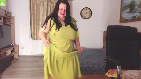 Snapshot of kendrasecrets chatting on 12.05.25 Kendra online show from 12.05.25