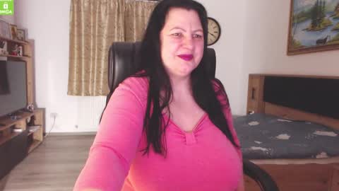 Snapshot of kendrasecrets chatting on 12.19.25 Kendra online show from 12.19.25