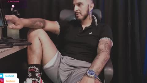 Snapshot of kenllyhot chatting on 03.22.26 Kenlly online show from 03.22.26