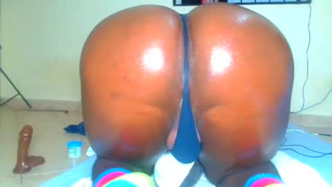 Kenia online show from 01.15.25